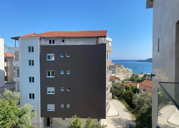 Onebedroom Apartment With A Pool And Jacuzzy