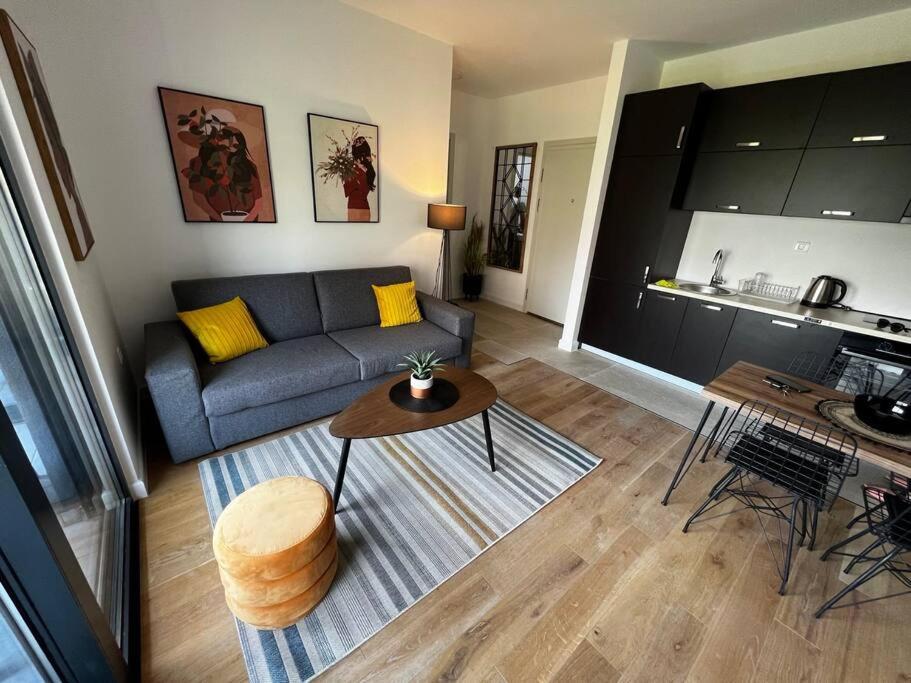 Onebedroom With A Pool And Jacuzzy * Budva