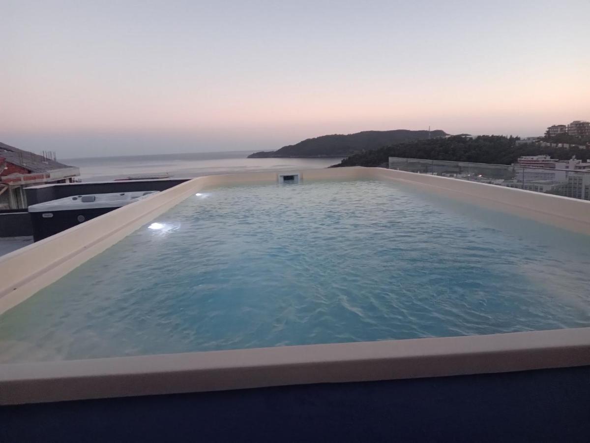 Lägenhet Onebedroom With A Pool And Jacuzzy Budva